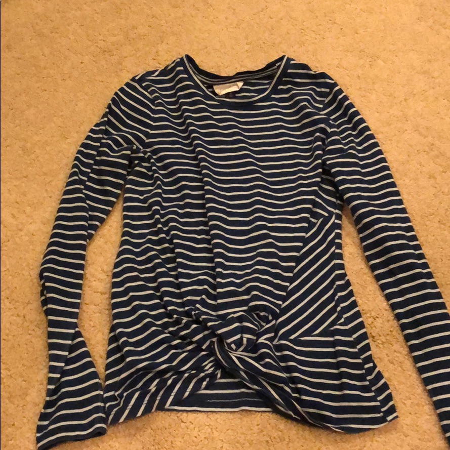 Brand New Universal Threads Twist Top